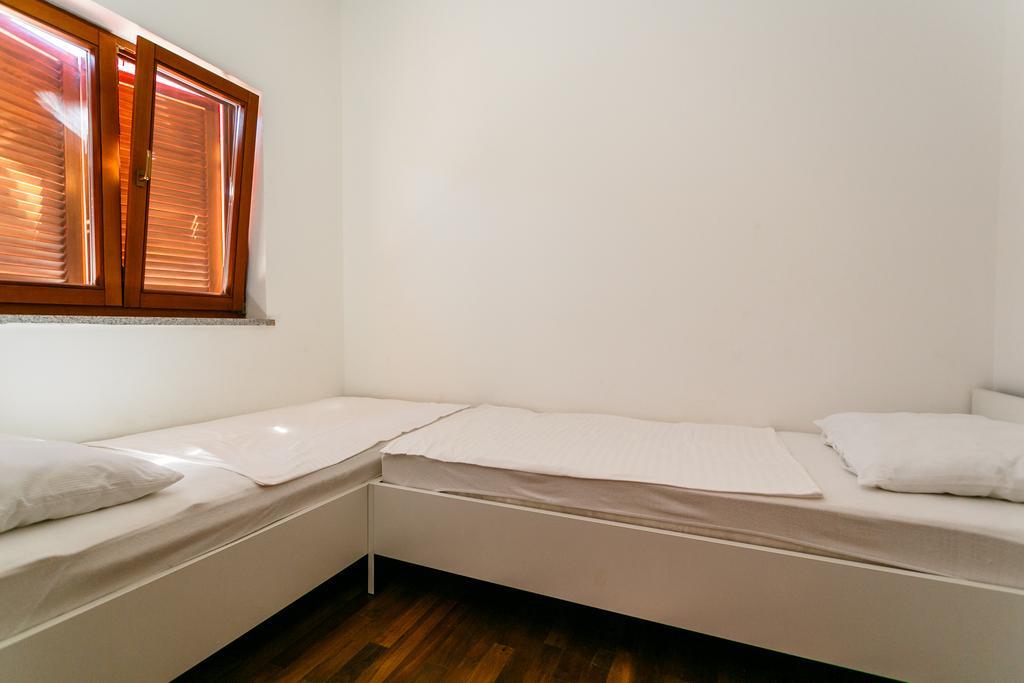 Apartments Josip Pinezići Quarto foto